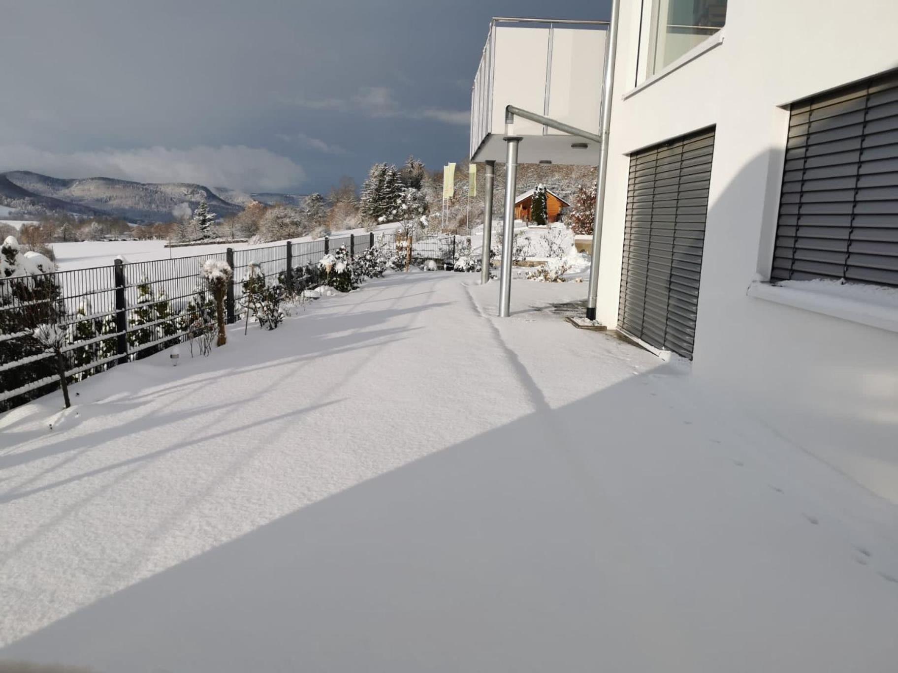 Atemberaubender Ausblick Mit Premium-Wanderwegen Vor Der Haustuer Albstadt Exterior foto