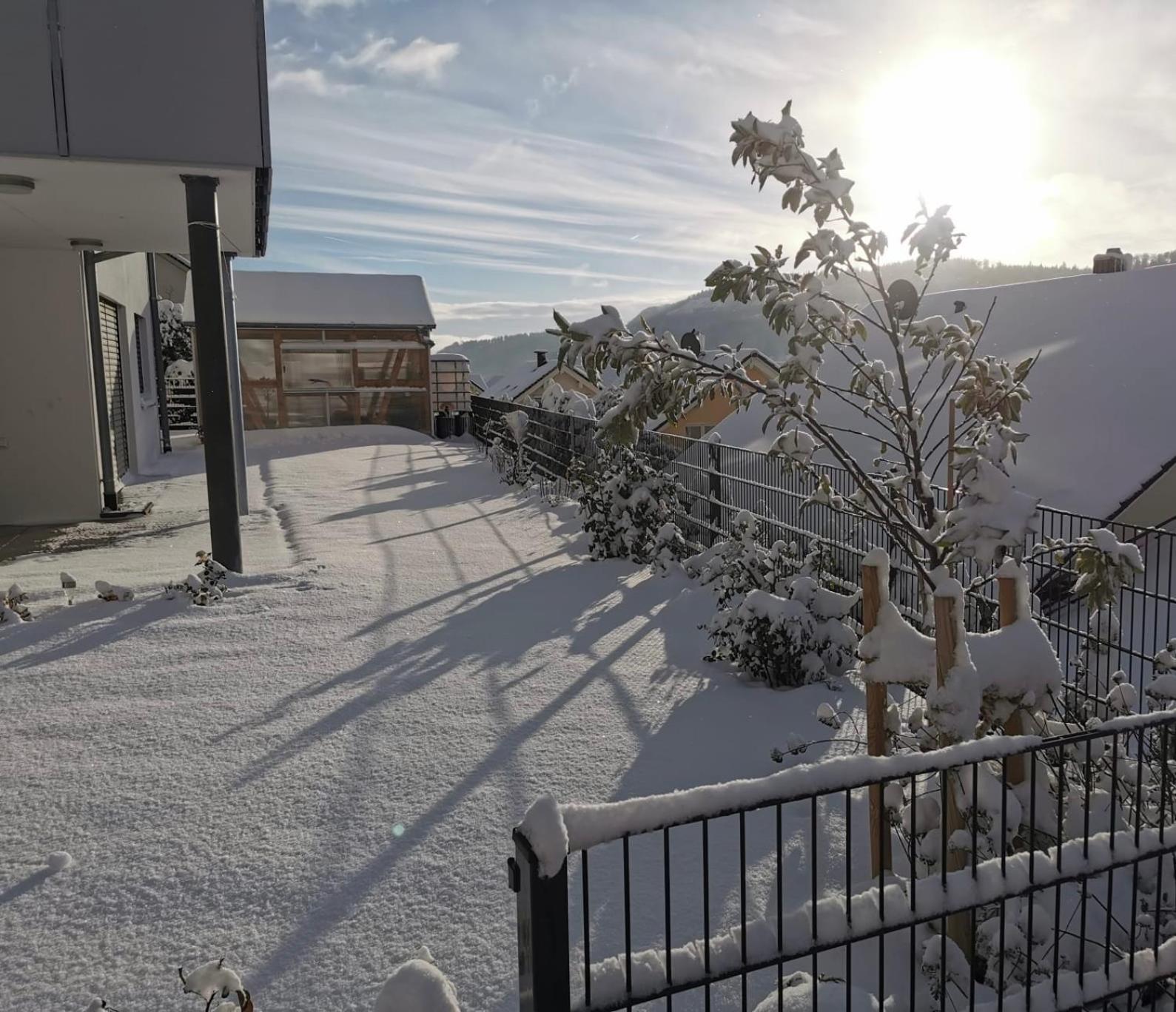Atemberaubender Ausblick Mit Premium-Wanderwegen Vor Der Haustuer Albstadt Exterior foto