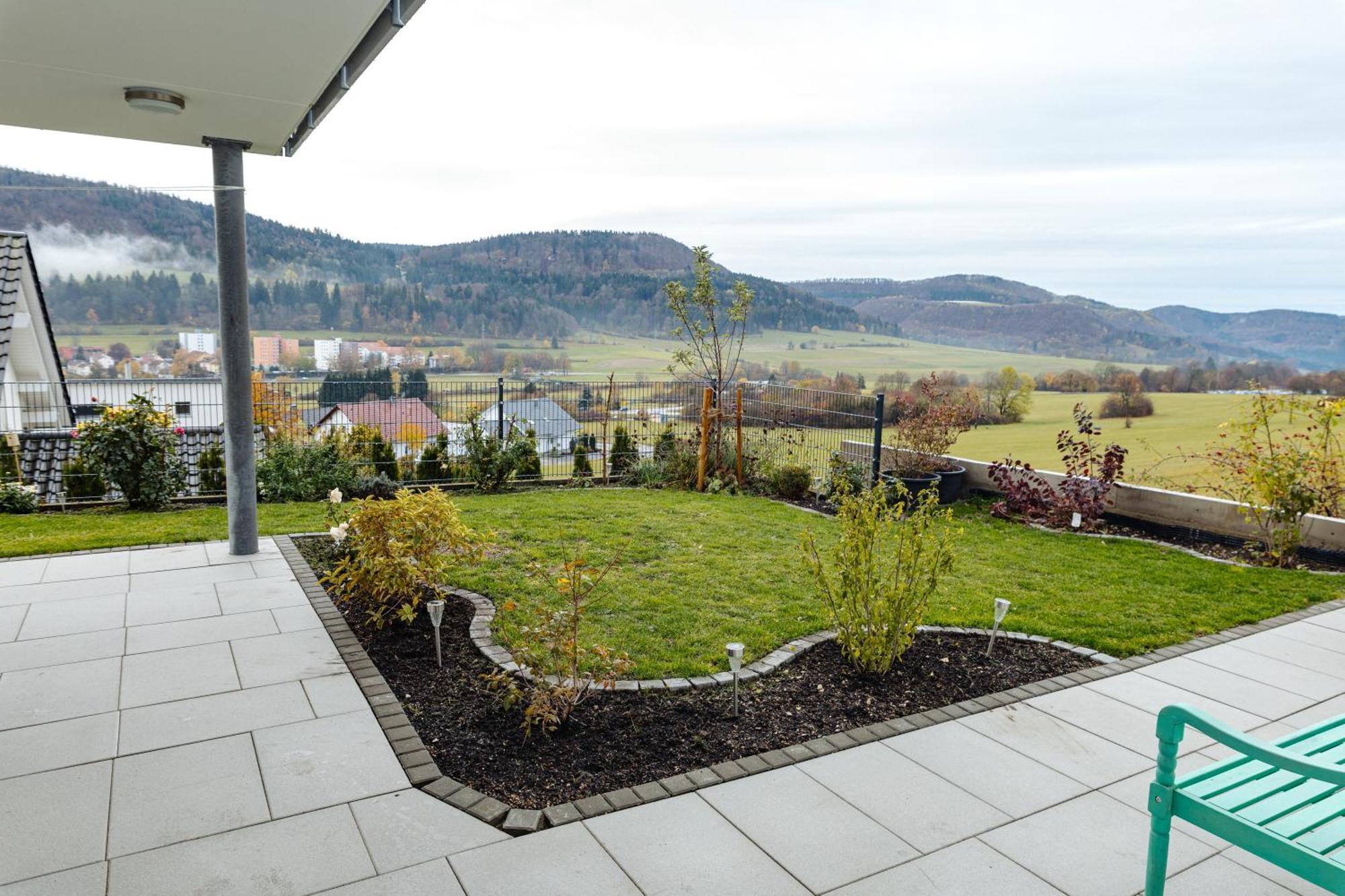 Atemberaubender Ausblick Mit Premium-Wanderwegen Vor Der Haustuer Albstadt Exterior foto