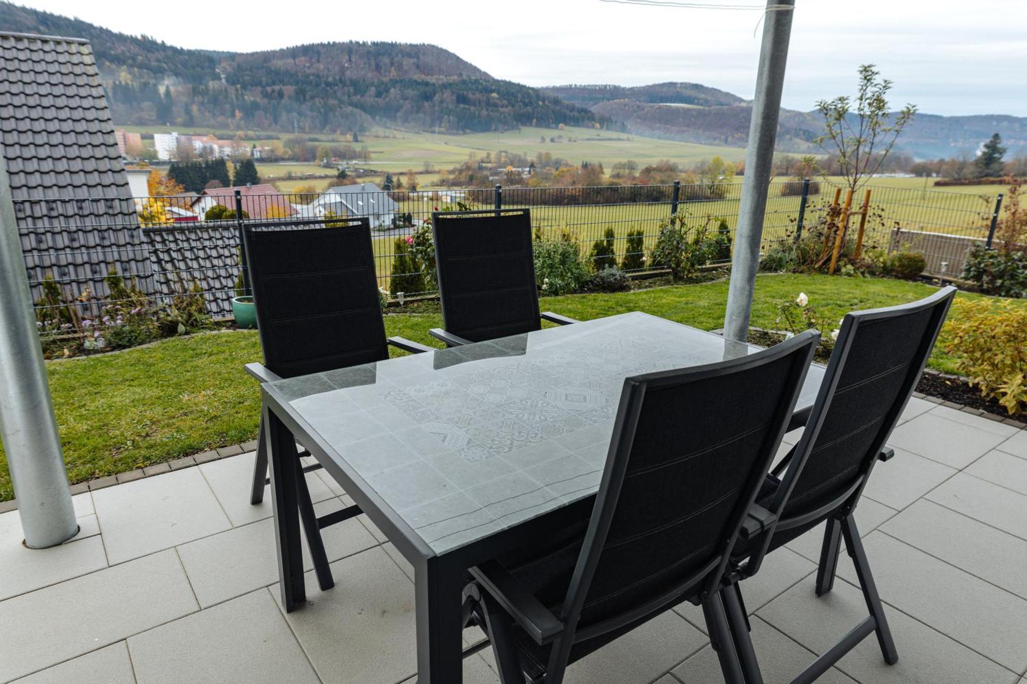 Atemberaubender Ausblick Mit Premium-Wanderwegen Vor Der Haustuer Albstadt Exterior foto